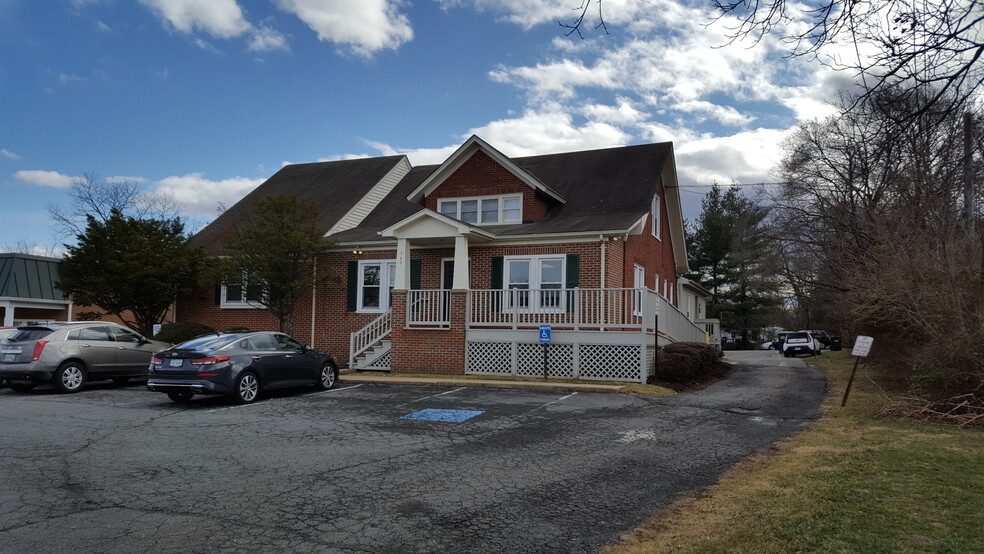 740 E Main St, Purcellville, VA for sale - Building Photo - Image 1 of 1