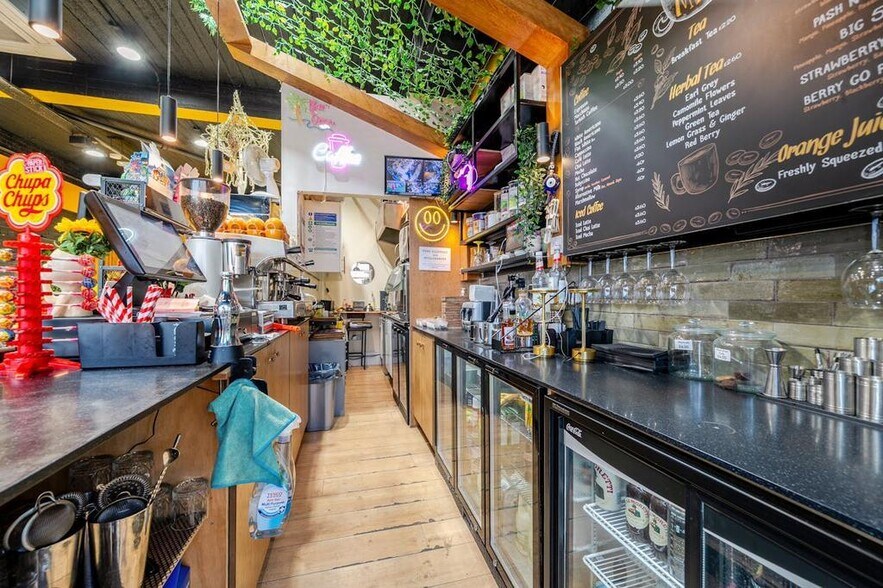 93 Stroud Green Rd, London to rent - Building Photo - Image 1 of 3