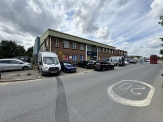 More details for 30 Commerce Rd, Brentford - Light Industrial for Rent