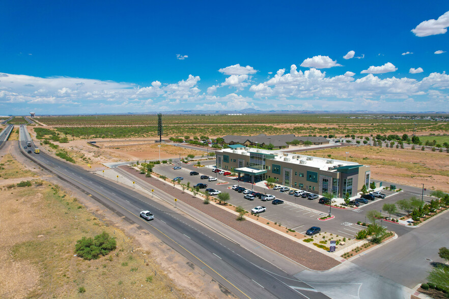 11450 Gateway N Blvd, El Paso, TX for rent - Building Photo - Image 3 of 7