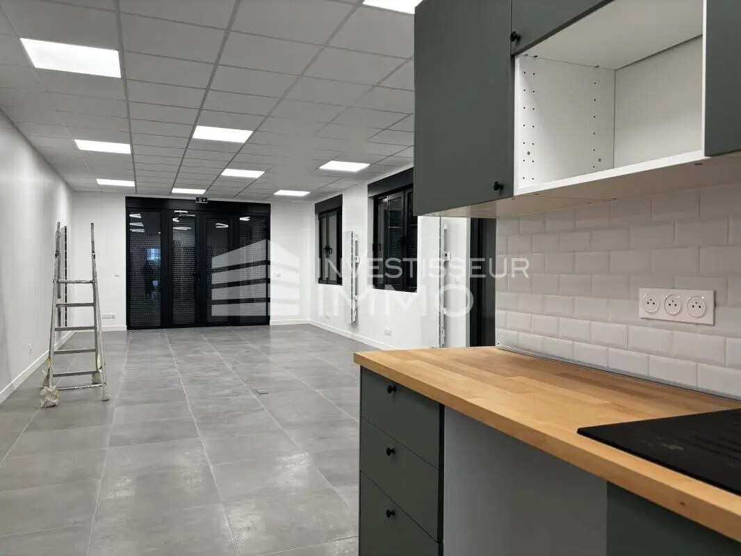 Retail in Champigny-sur-Marne to rent Interior Photo- Image 1 of 4