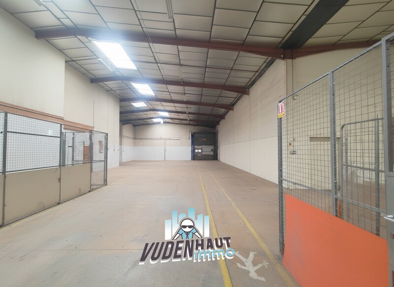 Light Industrial in Toulouse to rent - Interior Photo - Image 2 of 9