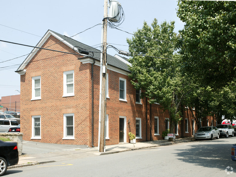 324 N Spring St, Winston-Salem, NC for rent - Building Photo - Image 3 of 4