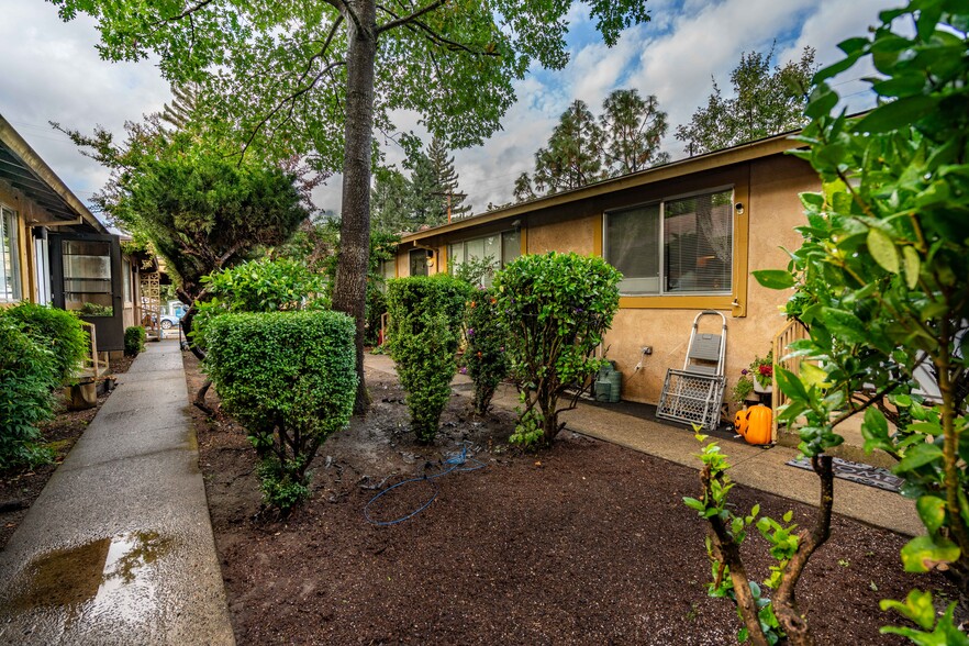 145 Cedar St, Rogue River, OR for sale - Building Photo - Image 1 of 1