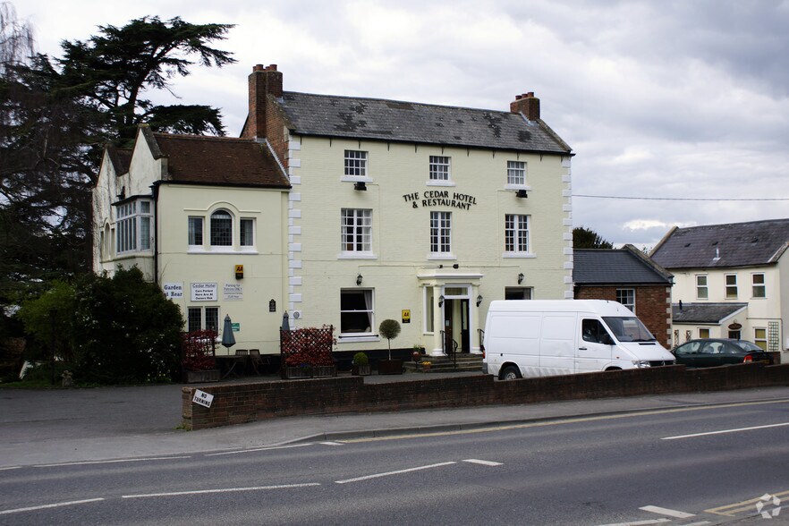 114 Warminster Rd, Westbury for sale - Primary Photo - Image 1 of 1