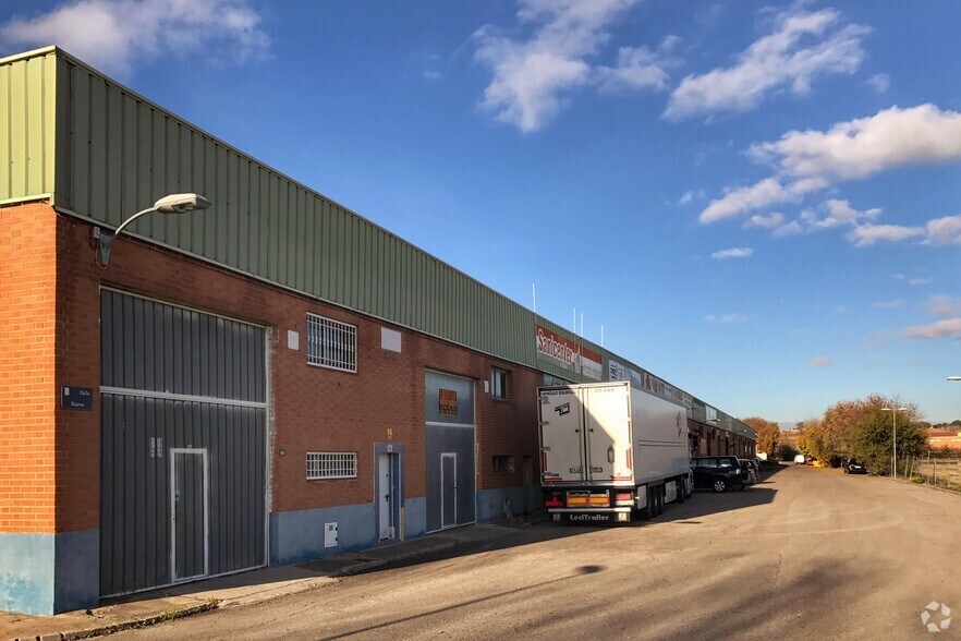 Calle Hierro, 44, Villalbilla, Madrid to rent - Building Photo - Image 2 of 2