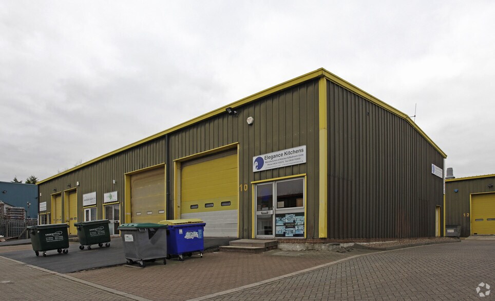 Neptune Clos, Rochester for sale - Primary Photo - Image 1 of 1