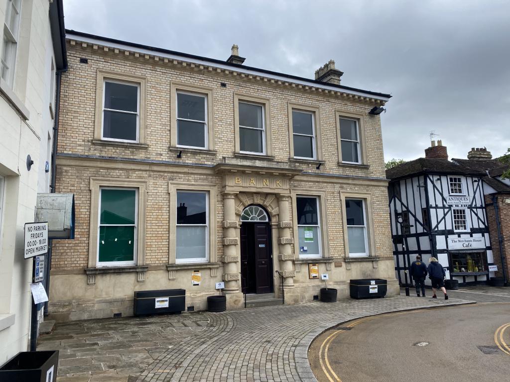 9 Corn Sq, Leominster to rent Building Photo- Image 1 of 13