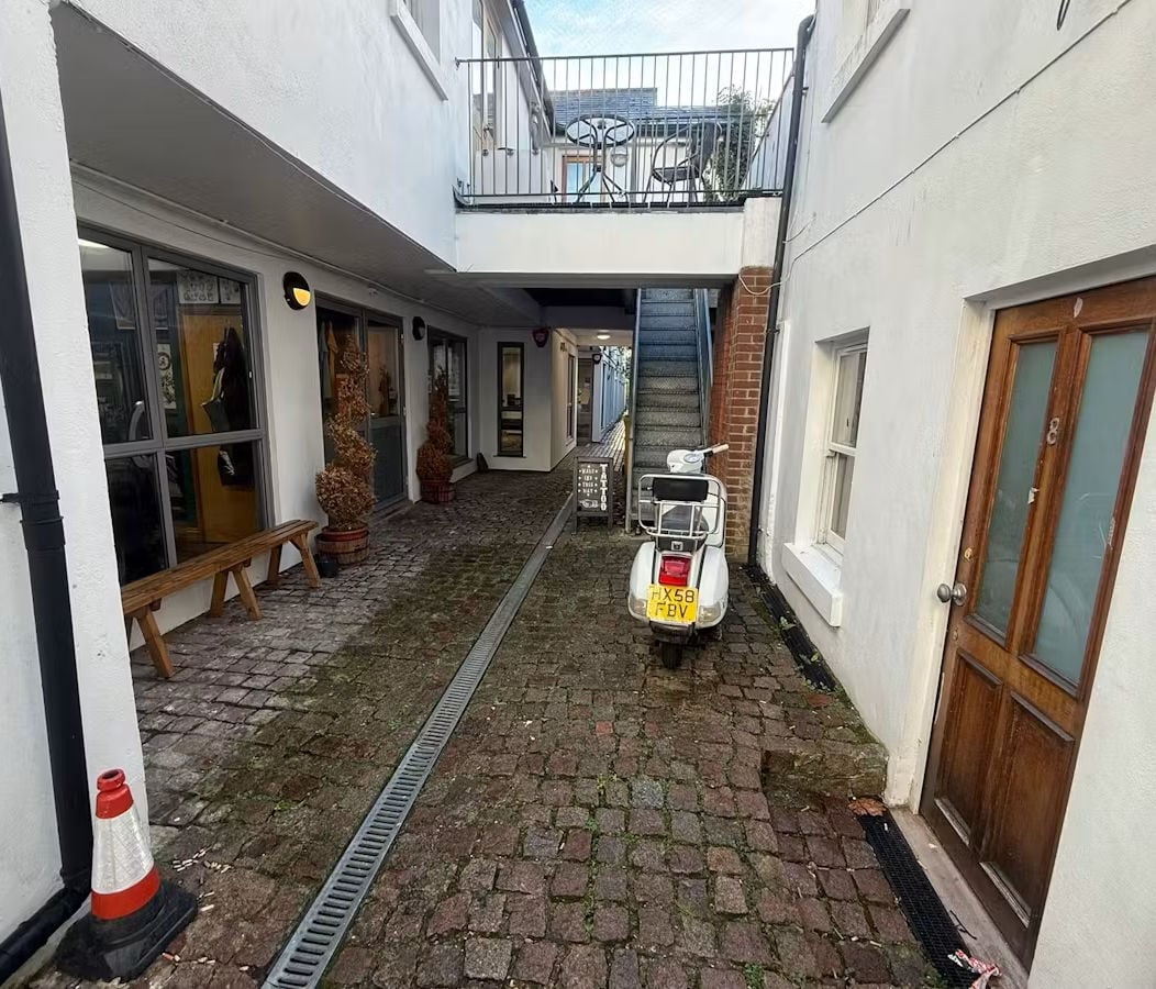 15-16 Trafalgar St, Brighton to rent Building Photo- Image 1 of 3