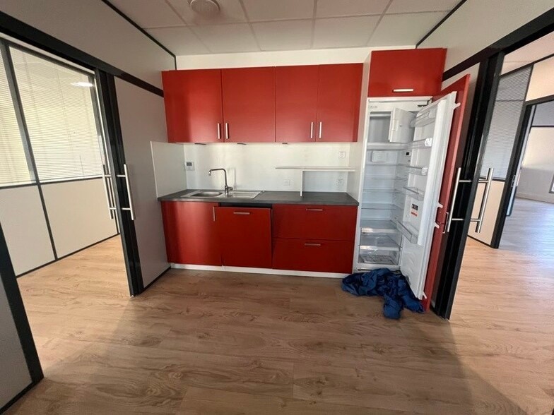Office in Chassieu for sale - Interior Photo - Image 3 of 4