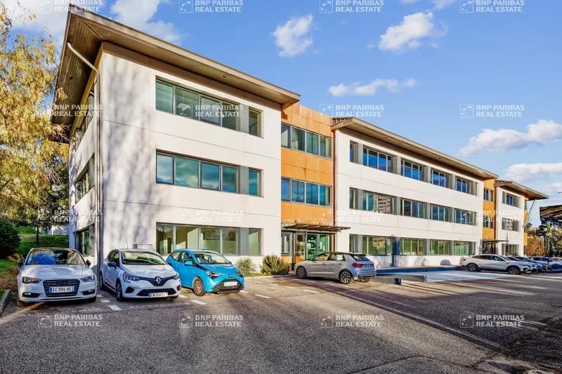 Office in Marseille to rent Building Photo- Image 1 of 15