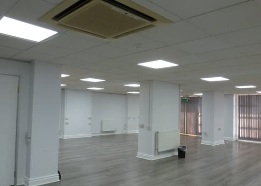 Ray Mead Rd, Maidenhead to rent Interior Photo- Image 1 of 2