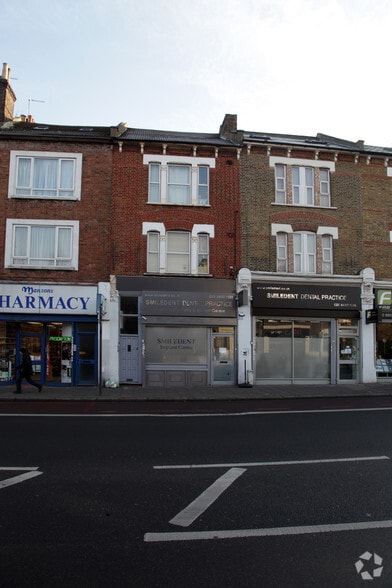 106 High Rd, London for sale - Primary Photo - Image 1 of 10