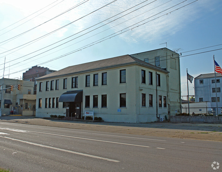 2401 5th Ave, Huntington, WV for sale - Building Photo - Image 1 of 4