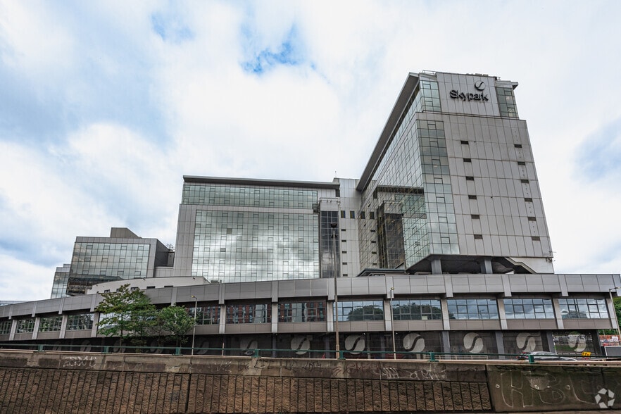 14-18 Elliot Pl, Glasgow to rent - Building Photo - Image 2 of 3