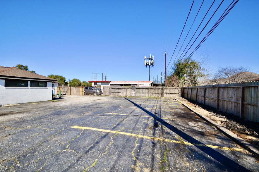 7126 Bellfort St, Houston, TX for rent - Building Photo - Image 1 of 22