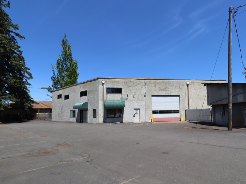 1439 W 2nd Ave, Eugene, OR for rent - Building Photo - Image 3 of 4