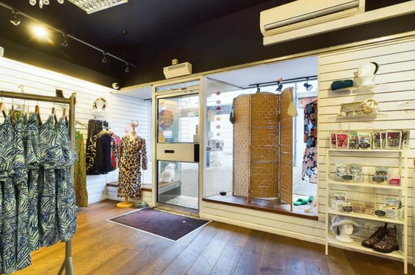 11 Hall St, Carmarthen to rent Interior Photo- Image 1 of 6