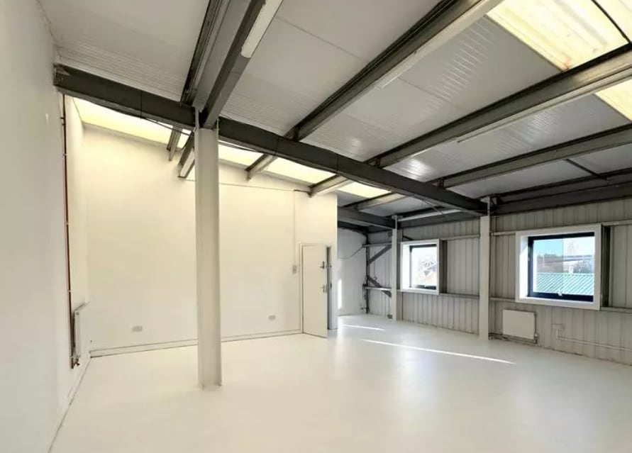 4 Raven Rd, London to rent Building Photo- Image 1 of 5