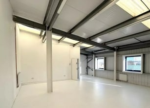 4 Raven Rd, London to rent Building Photo- Image 1 of 5