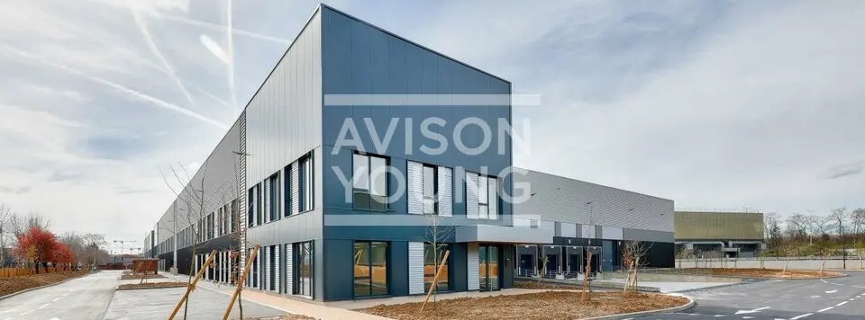 Light Industrial in La Courneuve to rent Building Photo- Image 1 of 4