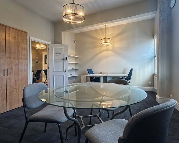 5 Museum Sq, Leicester to rent - Interior Photo - Image 2 of 25