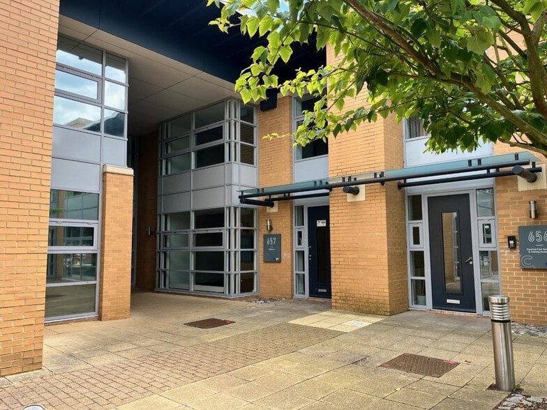 650-662 The Crescent, Colchester to rent - Building Photo - Image 2 of 13