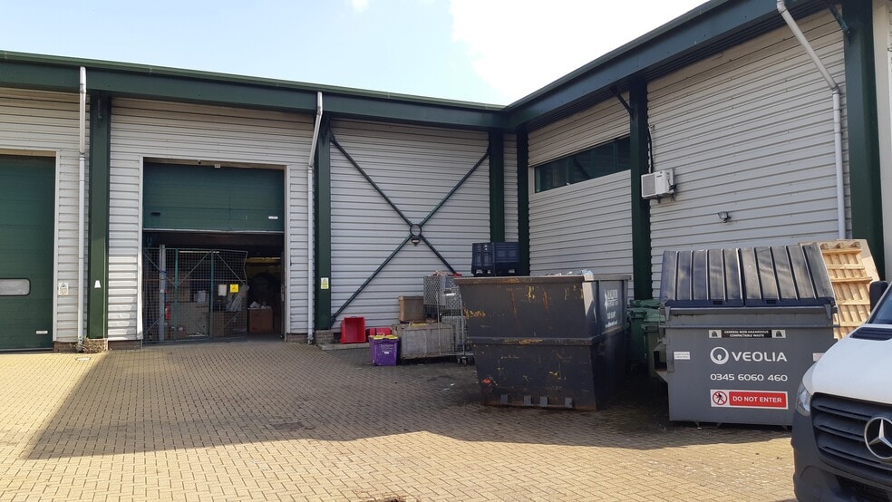 3-4 Croft Way, Witham to rent - Building Photo - Image 3 of 6