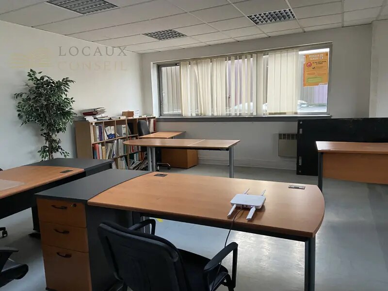 Industrial in Argenteuil to rent Interior Photo- Image 1 of 3