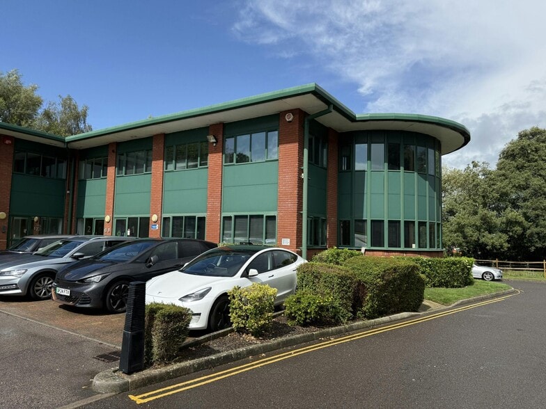 Bedford Rd, Petersfield for sale - Building Photo - Image 2 of 2