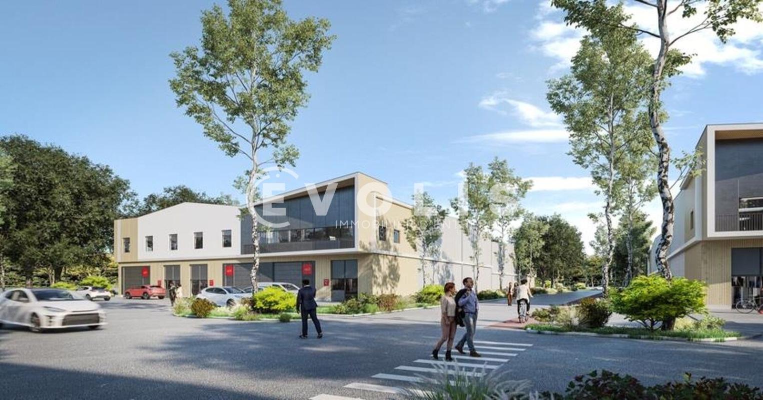 Light Industrial in Plaisir for sale Building Photo- Image 1 of 2
