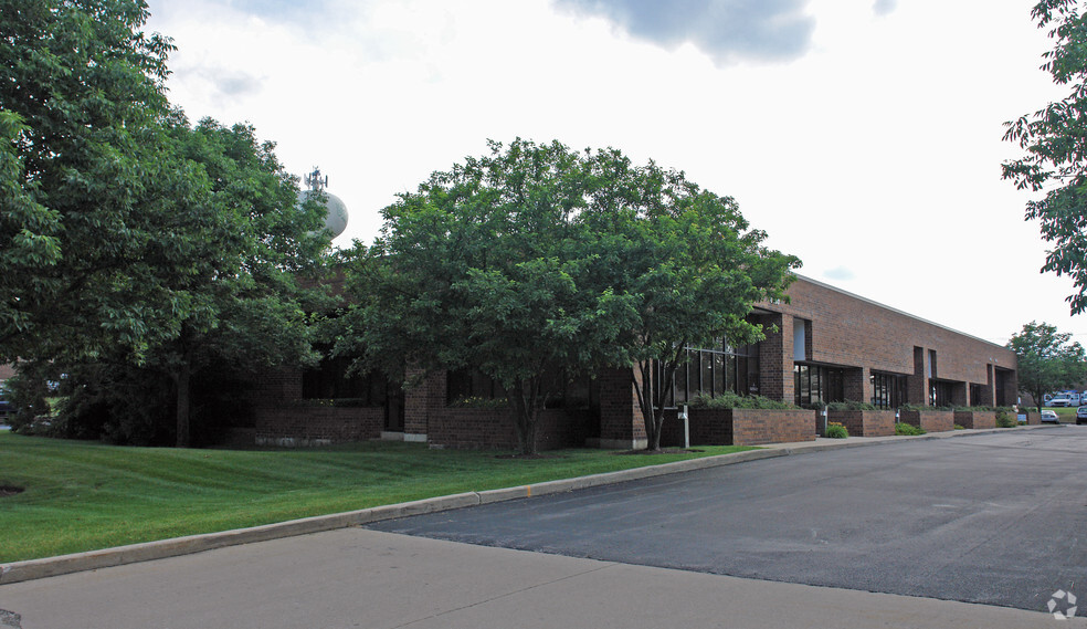 8230-8238 S Madison St, Burr Ridge, IL for rent - Primary Photo - Image 1 of 5