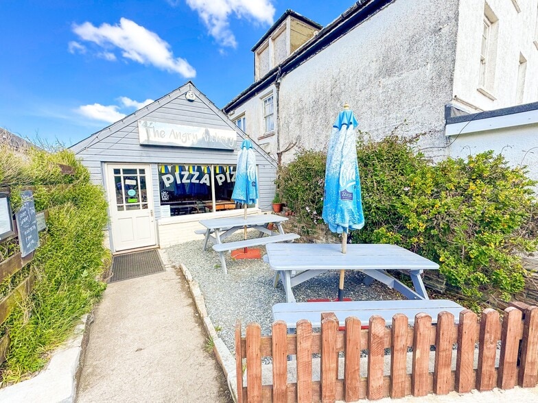 10 New Rd, Port Isaac to rent - Primary Photo - Image 1 of 2