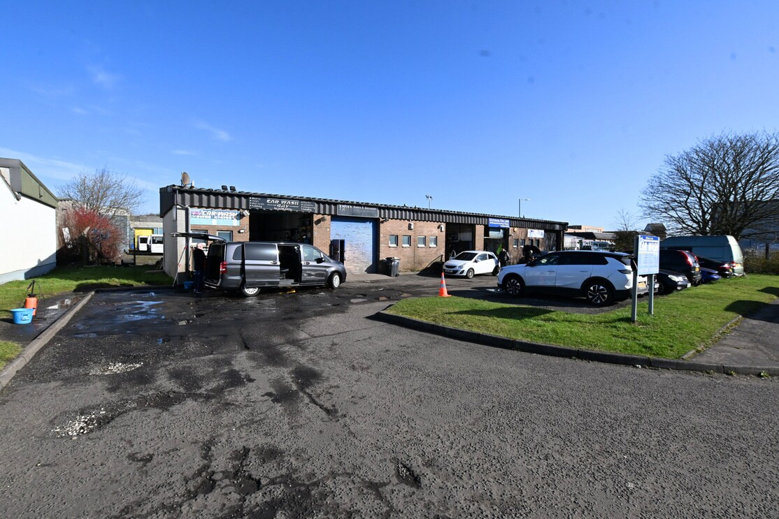 11 Cunningham Rd, Stirling to rent Building Photo- Image 1 of 5