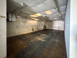 845-855 Moowaa St, Honolulu, HI to rent Building Photo- Image 2 of 6