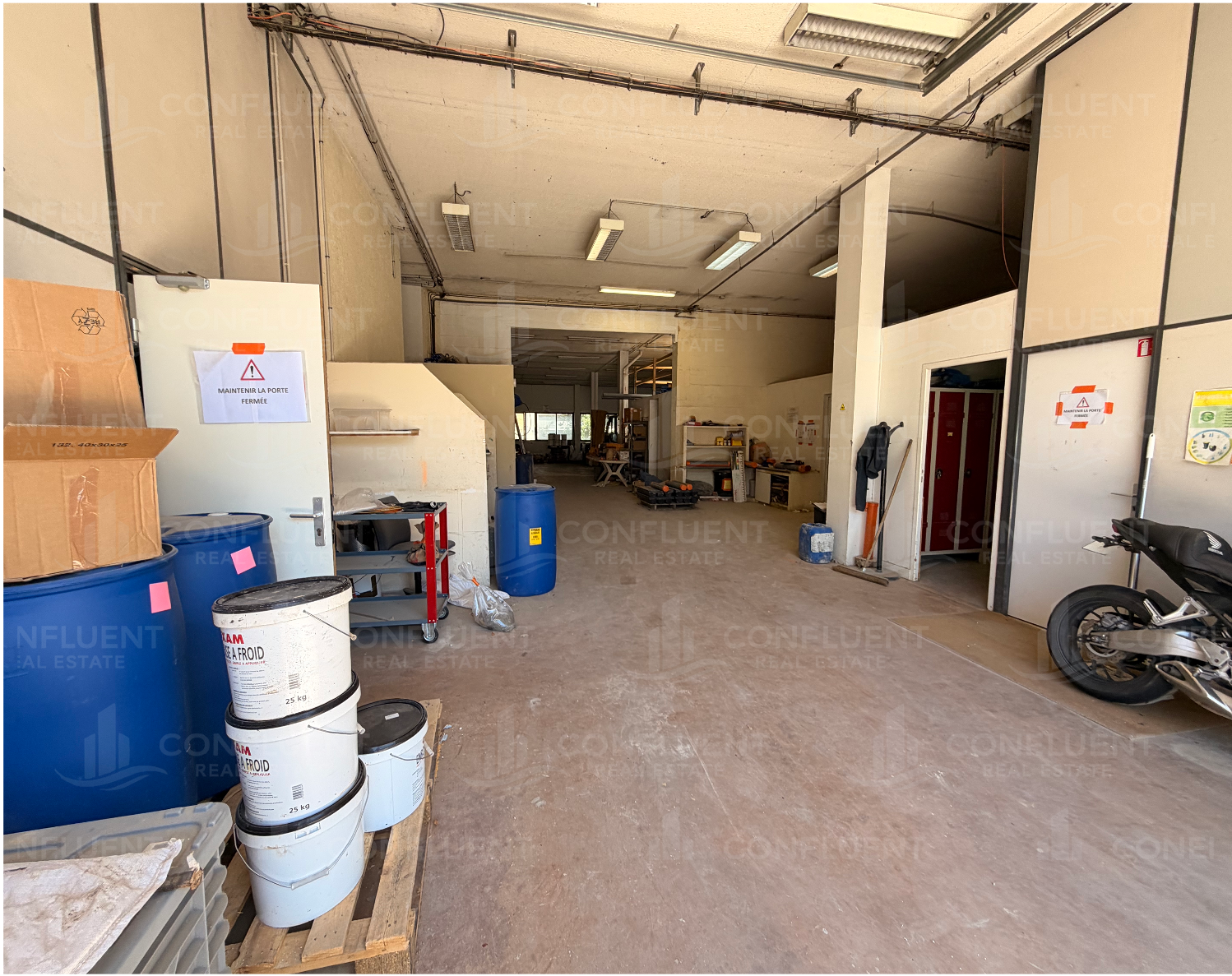 Industrial in Buc for sale Building Photo- Image 1 of 7