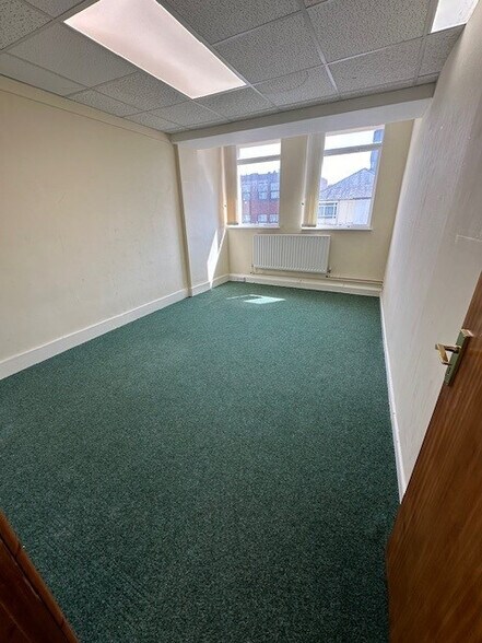 29 Waterloo Rd, Wolverhampton to rent - Interior Photo - Image 2 of 4