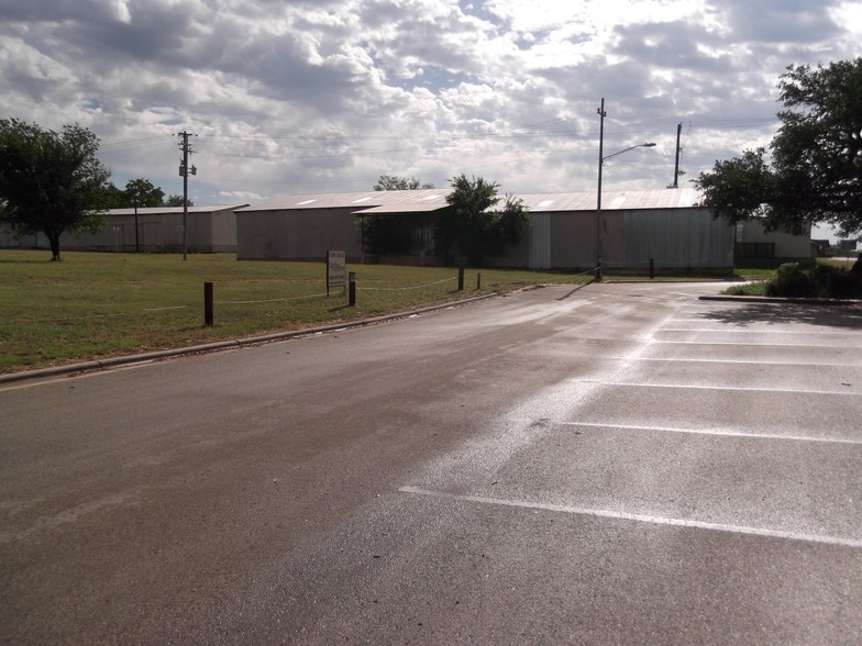 202 E Tarrant St, Llano, TX for sale - Primary Photo - Image 1 of 1