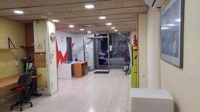 Retail in Barcelona, Barcelona to rent Interior Photo- Image 2 of 9
