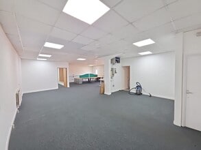 15 Bennet Rd, Reading to rent Interior Photo- Image 2 of 5