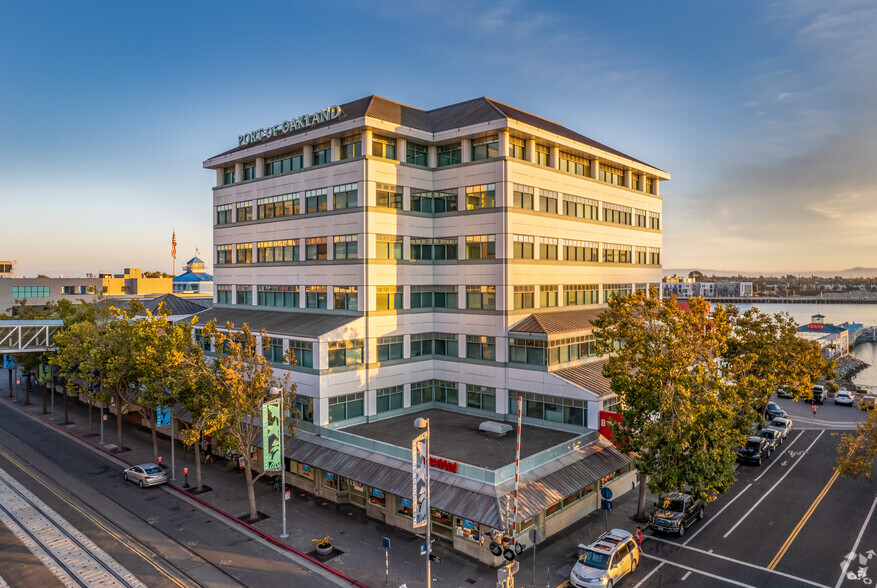 530 Water St, Oakland, CA for rent - Building Photo - Image 1 of 4