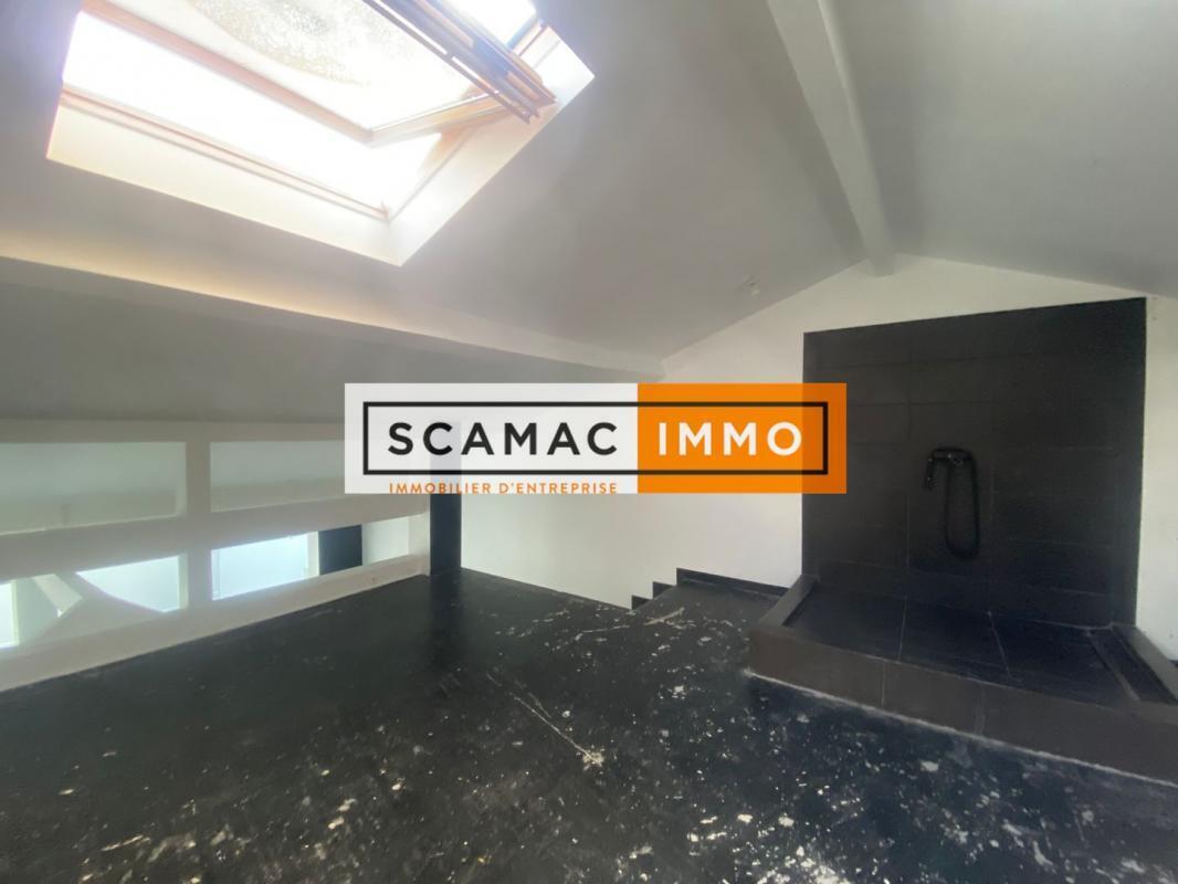 Light Industrial in Malakoff for sale Interior Photo- Image 1 of 11