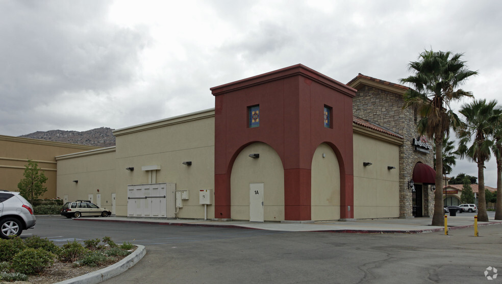 11201-11275 Sierra Ave, Fontana, CA for rent - Building Photo - Image 2 of 5