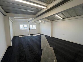 Kings Rd, Canvey Island for rent Interior Photo- Image 2 of 3