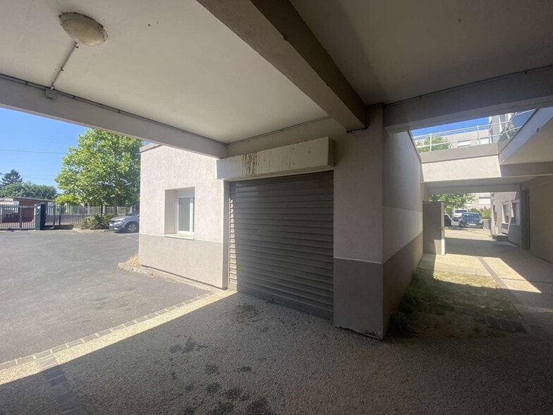 1 Allee De L'Horloge, Gagny to rent - Building Photo - Image 1 of 2
