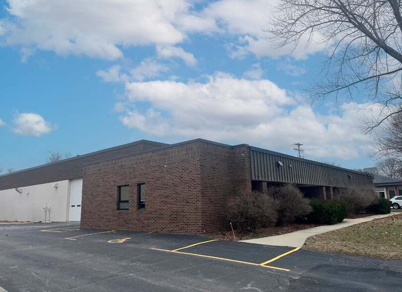 12665 W Townsend St, Brookfield, WI for rent - Building Photo - Image 1 of 6