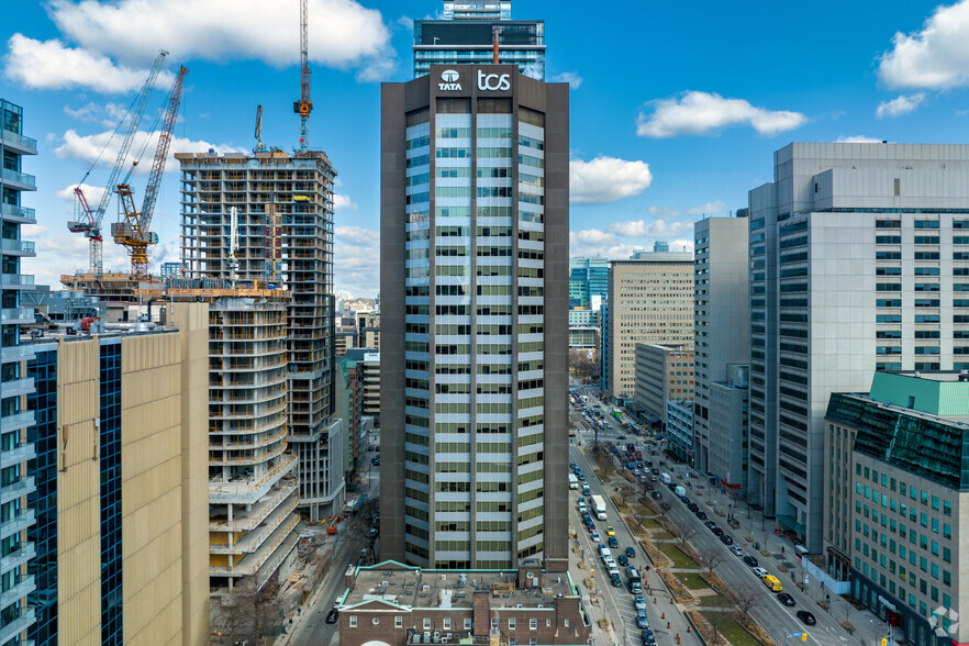 400 University Ave, Toronto, ON for rent - Building Photo - Image 2 of 5