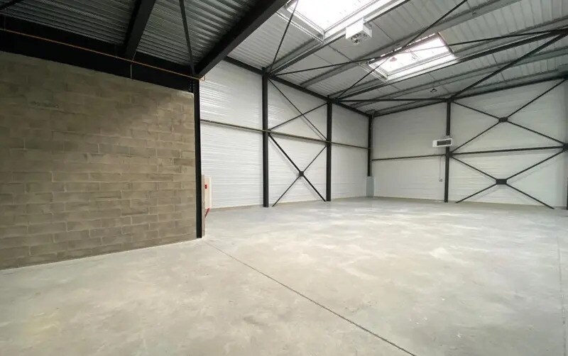Light Industrial in Argenteuil to rent - Building Photo - Image 2 of 7
