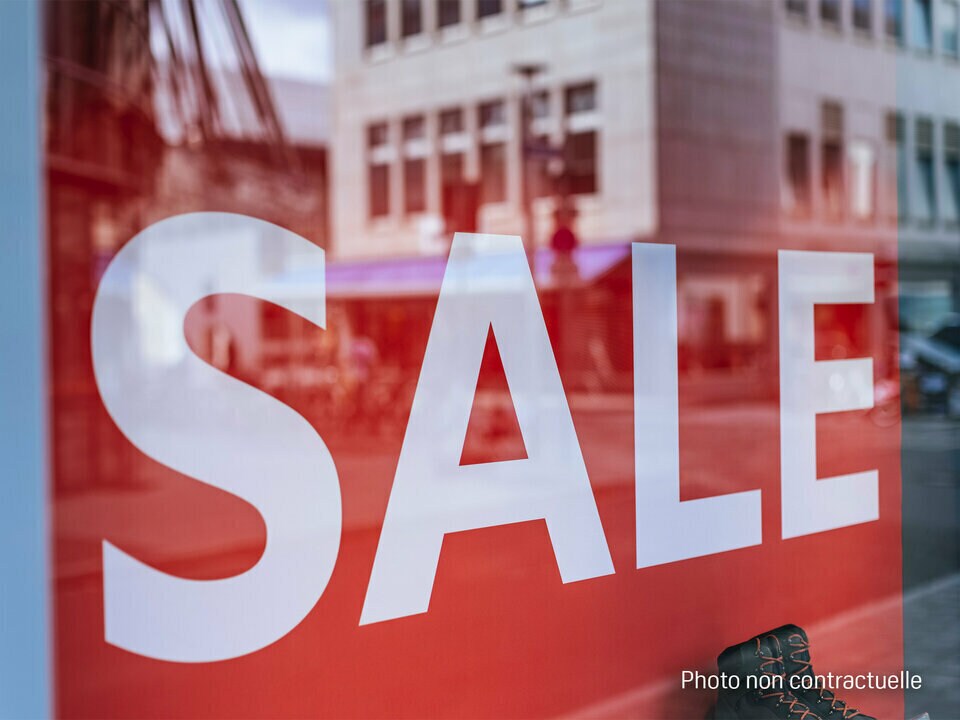 Retail in Lyon to rent Building Photo- Image 1 of 5