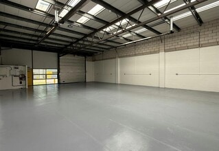 Kembrey Park, Swindon to rent Interior Photo- Image 1 of 2